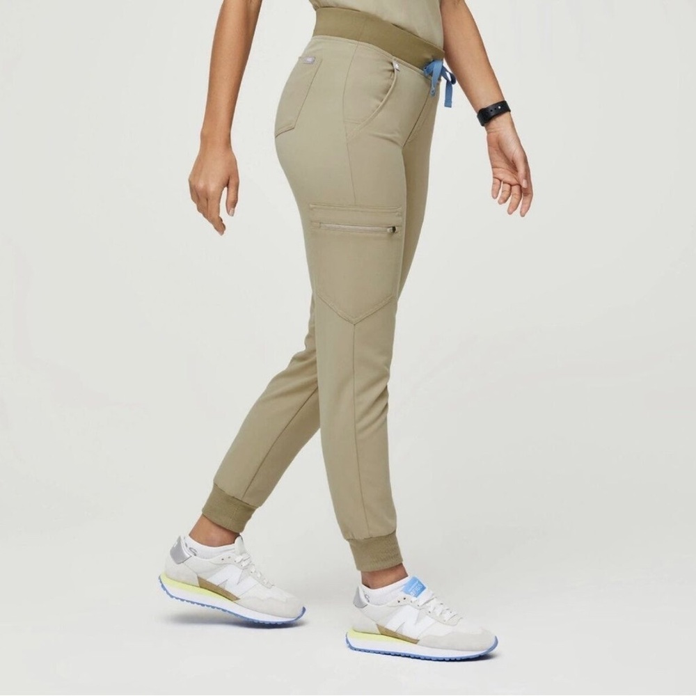 FIGS PEITIE LARGE Sandstone Zamora Jogger Pants